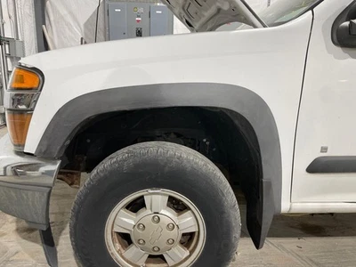 04-12 Colorado Fender Driver LH fender flareOlympic White-50U Foto 1 de 4