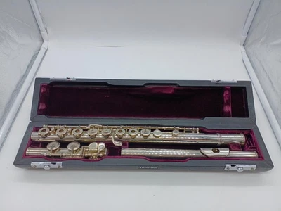 Flauta Yamaha YFL-61 plateada profesional con estuche Foto 1 de 4