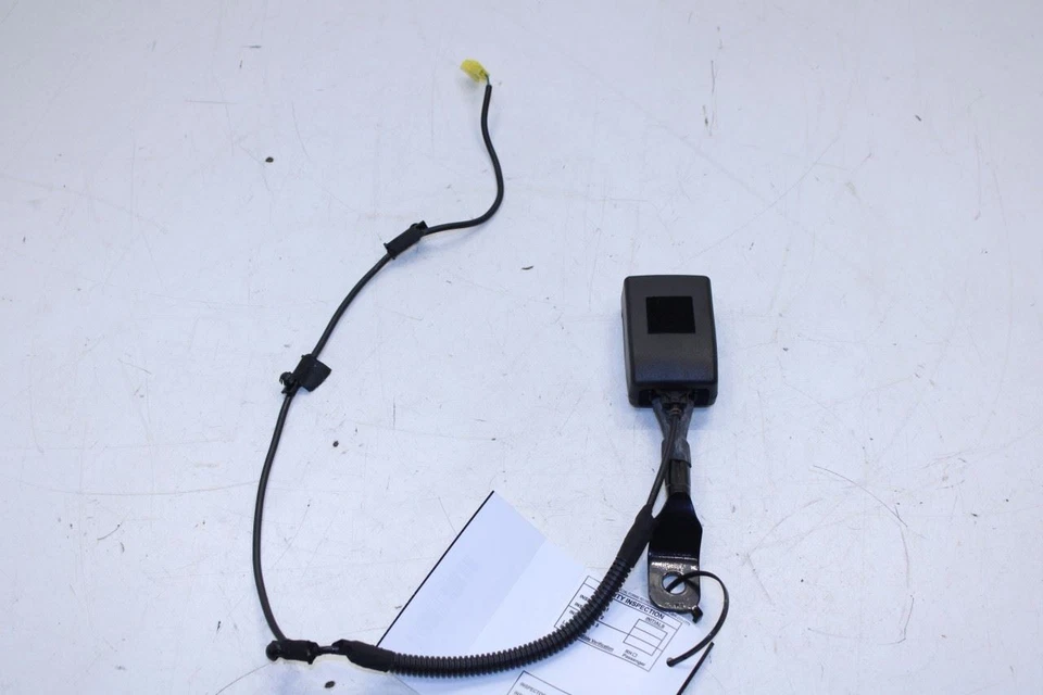 Mercedes-Benz ML350 2012-15 3,5 L tracción trasera hebilla de cinturón de seguridad delantera derecha o izquierda Foto 1 de 4