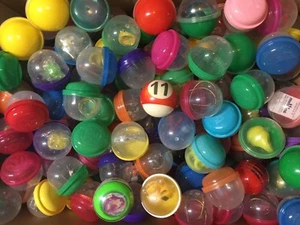 500 2" CÁPSULAS DE VENTA LLENAS DE JUGUETES MEZCLA A GRANEL FIESTA FAVOR JUGUETES DE VENTA - Imagen 1 de 2