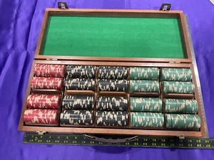 --—479——OL-IN—--POKER CHIPS WITH WOOD CASE - Picture 1 of 23