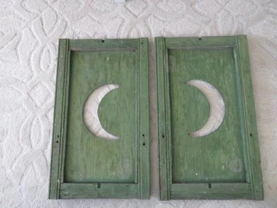DOS Fabulosas PUERTAS PERSIANAS DE MADERA ARQUITECTÓNICAS ANTIGUAS Corte Luna VERDE Foto 1 de 4