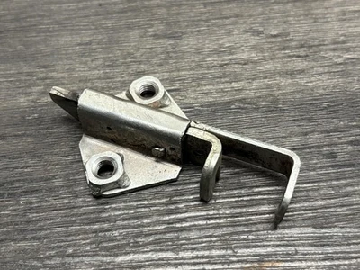 EX650 650 ZX6R ZX636 Ninja Kawasaki OEM Seat Lock Latch Striker 27016-1115 - Image 1 of 3