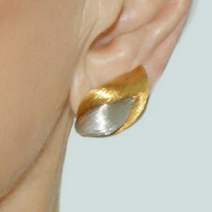 Vintage Henry Dunay 18ct Two Tone Gold Leaf Flame Earrings 1980s Clip-On Design - Picture 1 of 10