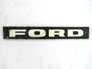 Emblema/insignia de puerta trasera de camión Ford 1973 de colección 11,5" x 1,75" - Imagen 1 de 7
