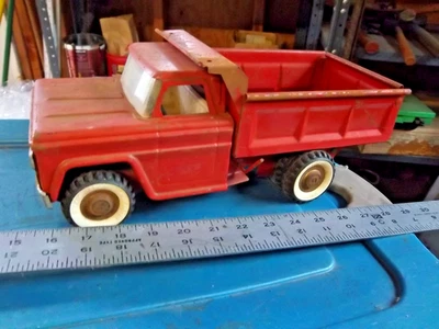 Vintage 1960's Structo Red Dump Truck Complete, Has Rust - Image 1 of 4