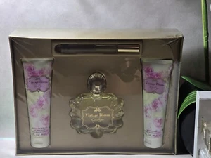 Jessica Simpson VINTAGE BLOOM 3.4 oz Edp/ 3.0 oz BL/3.0 oz SG / 4pc Gift Set - Picture 1 of 5