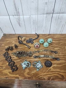 R19 set of 16 mixed Pieces vintage drawer Cabinet Pulls Knobs - Picture 1 of 9