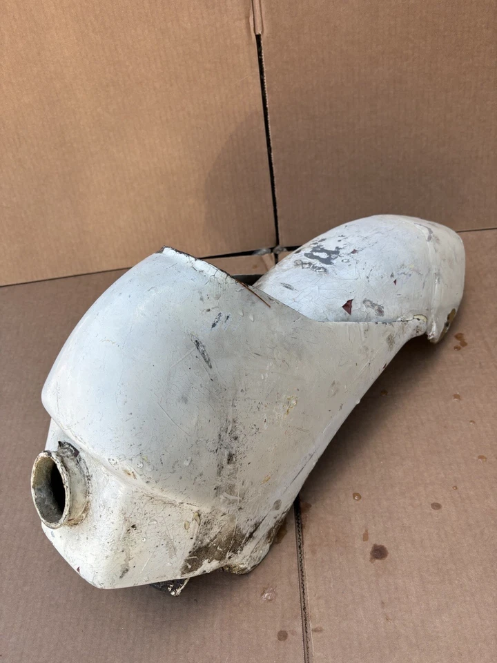 Guardabarros trasero CZ Twin Pipe caja de aire fibra de vidrio Foto 1 de 4