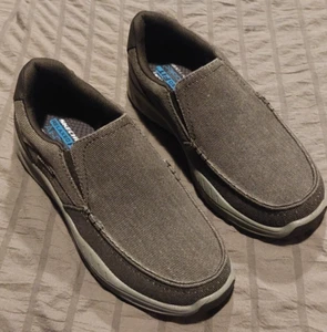 Nuove scarpe slip on uomo Skechers Cohagan-Vierra taglia 9 nere nere 204848 - mensola - Foto 1 di 8