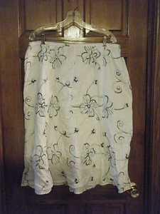 Ladies JM Collection by Jennifer Moore Floral Embroidered Skirt - Size 18 - Picture 1 of 2