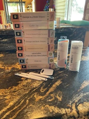 Лот из 8 картриджей Cricut б/у - все с наложением и буклетом, шрифтами и т.д./инструментами - Изображение 1 из 4