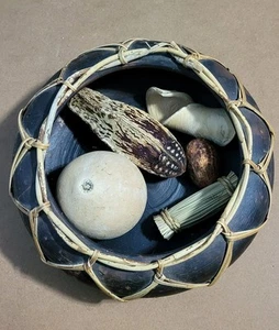 Rustikale Holzschale Handarbeit Natur Herzstück primitives Dekor - Bild 1 von 15