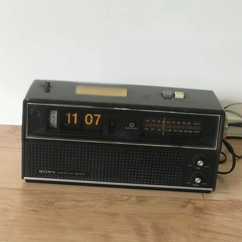 VINTAGE SONY Flip Clock Radio TFM-C400 60Hz Mid century Spase age Made in JAPAN Cover