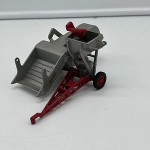 Ertl Collectibles #A039 custodia pressofusa IH mietitrebbia tipo pull - Foto 1 di 4