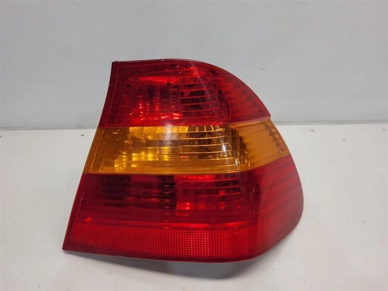 2002-05 BMW 325XI (Sedan) Passenger Right Tail Light - Amber Lens *SCRATCHED* - Image 1 of 4