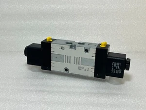 Rexroth Pneumatic 577 627 ...0 Solenoid Valve - Picture 1 of 4