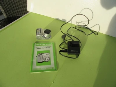 Nikon Coolpix 4300 Digitalkamera - 4.0MP - 3x Zoom  Silber sehr selten - Bild 1 von 4