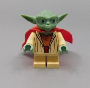 Lego Star Wars Yoda Red Cape Minifig Mini Figure LEGOS - Picture 1 of 4