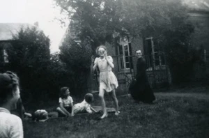 France Fives Lille Catholic Group Ames Vaillantes Origny en Thierache Photo 1946 - Foto 1 di 3