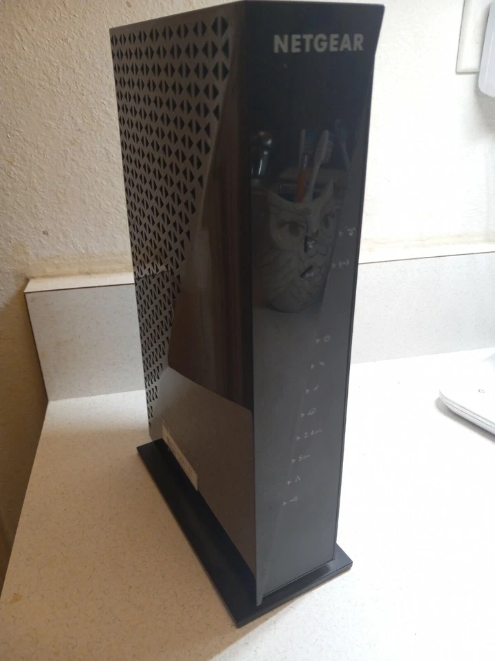 Netgear M 1 CAV 1 Dual Band Wireless Router NO POWER CORD Model MU42-3120350-A1 - Image 1 of 3