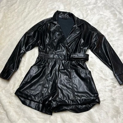 Nuevo sin etiquetas Mameluco Pretty Little Things imitación cuero en negro Foto 1 de 4