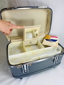 Vintage 1980s American Tourister Gray Train Makeup Case~Includes Tray Mirror KEY