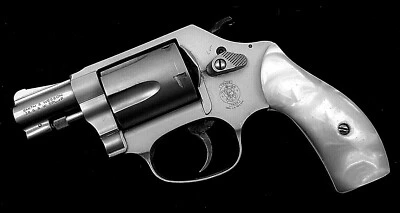 PREMIUM MANFUCTURING GROUP J Frame Grips fits many Smith Wesson S&W Mother of Pearl Bright 38/357 IMOP