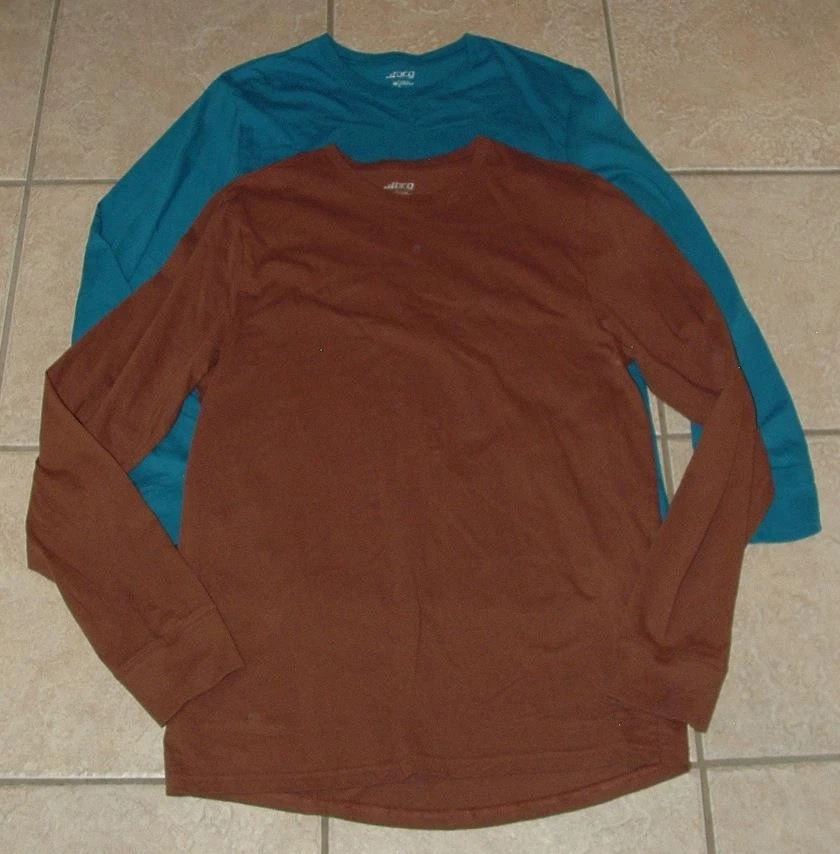 Lote de 2 camisetas BCG azul y marrón talla mediana manga larga cuello redondo 100 % algodón Foto 1 de 4