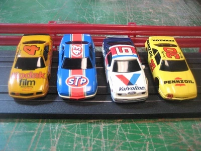 Lote de 4 carrocerías Nascar nuevas TYCO ho se adapta a chasis ancho. Foto 1 de 4