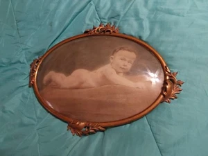 Antique Metal Ornate Convex Bubble Glass Oval Picture Frame 23.5" X 17.5" GC - Picture 1 of 7