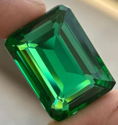 Large Colombian Green Emerald 94.85 Ct. Emerald Cut Loose Gemstone Gift 4 Women - Image 1 of 4