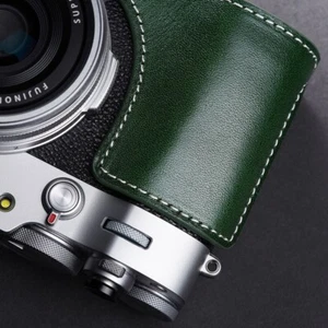 Funda protectora hecha a mano de cuero genuino con media cámara para Fujifilm X100V - Imagen 1 de 14