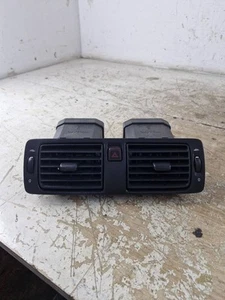 Volvo S40 2007 dash center air vent grill RRB18670 - Picture 1 of 2