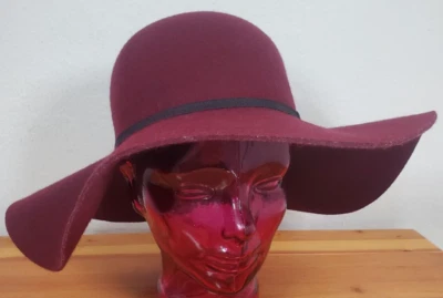 Woman's Brimmed felt floppy hat Burgundy Old Navy  Size S/M 22" inside 100% wool - Image 1 of 4