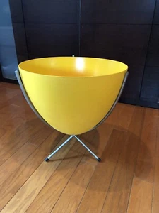 Mid Century Modern fiberglass Bullet Planter w/ Tripod Metal base yellow MCM - Picture 1 of 10