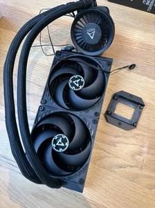 ARCTIC Liquid Freezer III 240 Black AIO CPU Water Cooler 2 x PWM Fans and Pump - Afbeelding 1 van 2