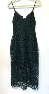Vestido midi de encaje verde ASTR The Label Hunter talla mediana boda evento línea A - Imagen 1 de 8