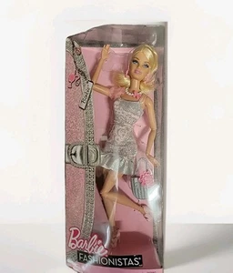 Nueva muñeca Barbie Fashionistas 2011 Mattel, auténtica, Asst. N4844 W3901 - Imagen 1 de 8