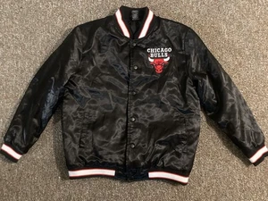 Vintage NBA Chicago Bulls raso nero uomo taglia small basket Jordan - Foto 1 di 10