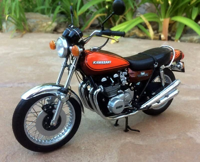 MINICHAMPS 1/12 Kawasaki 900 Z1 Candy Brown, Orange Brown 122164100 New in Box - image 1 of 4