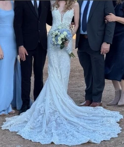 Elegant lace crystal beaded mermaid long train wedding dress size 0 with bustle - Picture 1 of 14