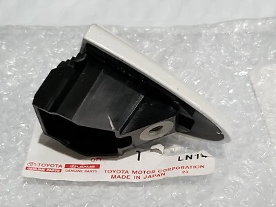 НОВЫЙ LEXUS IS250 IS350 ПРАВАЯ ПЕРЕДНЯЯ ДВЕРЬ КЛЮЧ КРЫШКА БЕЛЫЙ 2006 2007 2008 2009  - Изображение 1 из 2