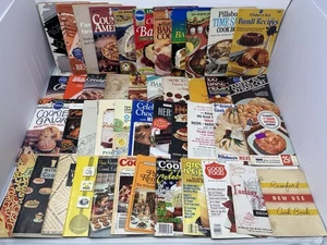 Cookbook Magazine Paperbacks LOT OF 45 Recipe Books Pillsbury Culinary Arts VTG - Imagen 1 de 13