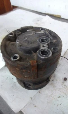 75-90 Chevrolet Corvette AC Compressor 8-350 - Image 1 of 4