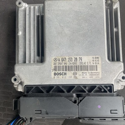 Dados 2005-2006 MERCEDES SPRINTER DODGE 2500 VAN ECU ENGINE COMPUTER A6471532879 - Imagem 1 de 4