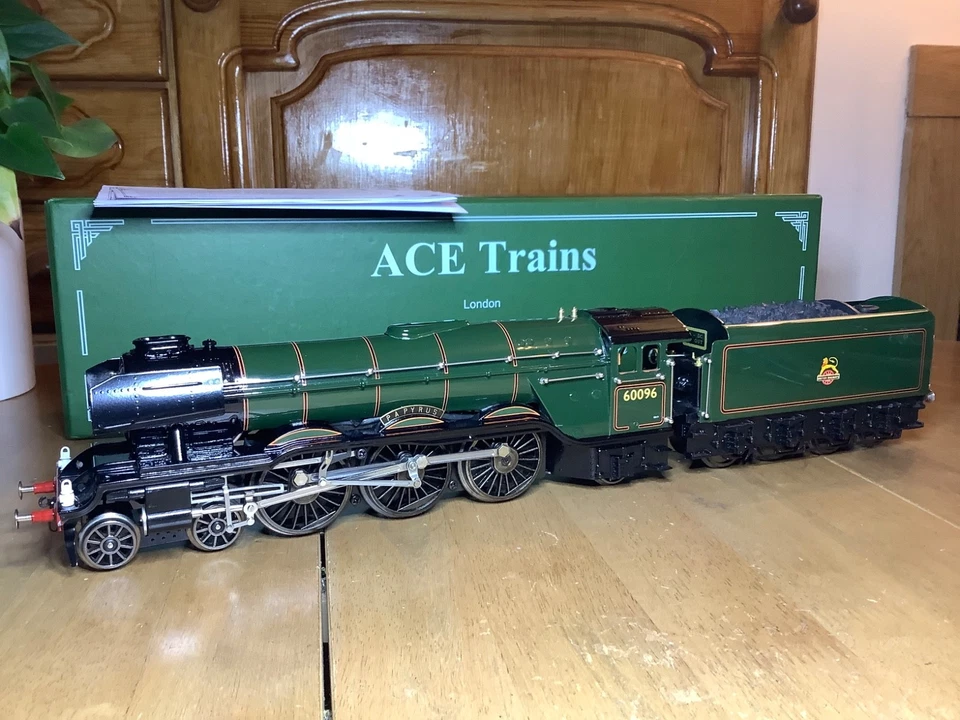 Ace Trains O Gauge E/6 3 Rail BR Green 4-6-2 A3 Class Loco 60096 Papyrus - Image 1 of 4