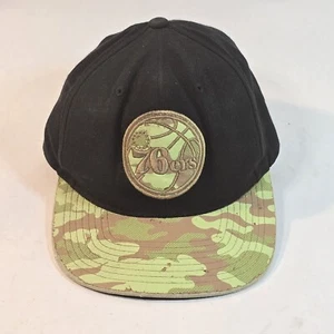 Philadelphia 76ers Mitchell And Ness Camo Snapback Mütze schwarz grün Camo Logo - Bild 1 von 12