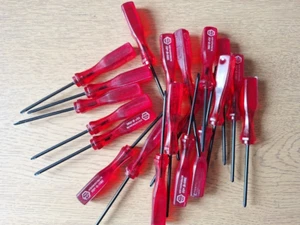 Nintendo Screwdriver Tri Wing Wii & Wii U Gameboy DS Lite DSi - MAGNETISED - Picture 1 of 3