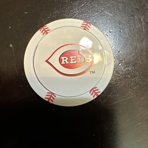 Topps CHIPZ 2013 Poker Chip Ardolis Chapman w/sticker